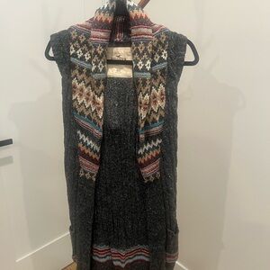 Hollister Gray Knit Vest with Vibrant Pattern